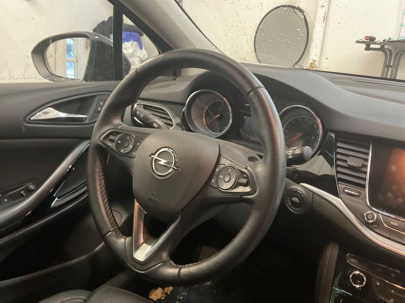 Opel Astra 1.4 SIDI Turbo Ultimate Start/Stop 2018 – снимка 33