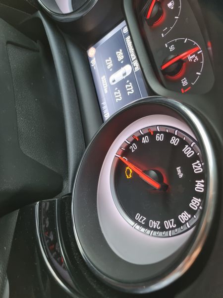 Opel Astra 1.4 SIDI Turbo Ultimate Start/Stop 2018 – снимка 37