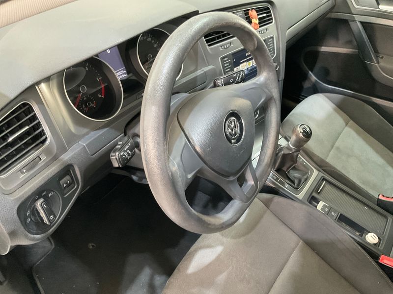 Volkswagen Golf VII 1.6 TDI Trendline BlueMotion Tech 2016 – снимка 37