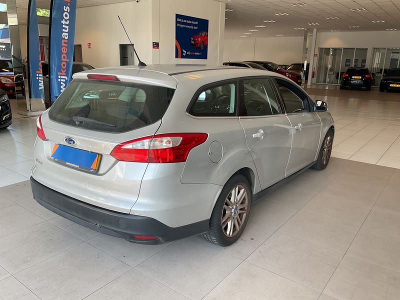 Ford Focus 1.6 Ti-VCT Titanium 2013 – снимка 2