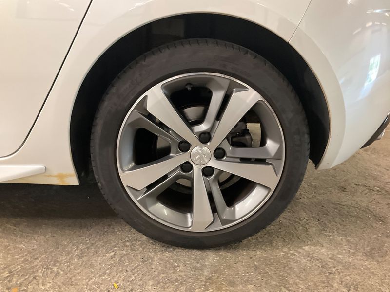 Peugeot 308 1.5 Blue-HDi GT Line 2018 – снимка 5