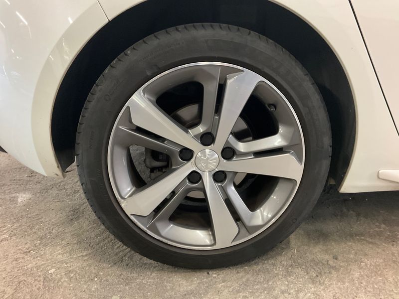 Peugeot 308 1.5 Blue-HDi GT Line 2018 – снимка 9