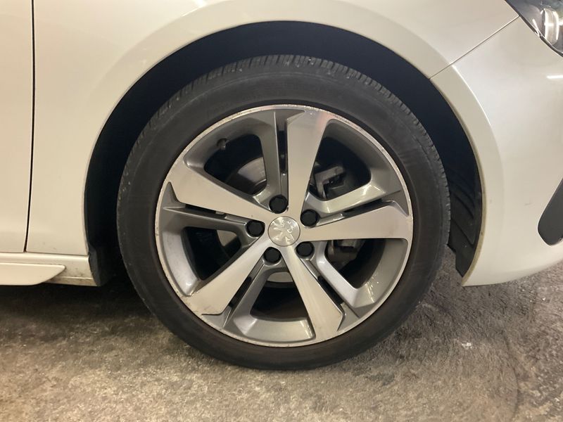Peugeot 308 1.5 Blue-HDi GT Line 2018 – снимка 11
