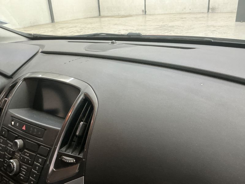 Opel Astra 1.4 Turbo Cosmo 2012 – снимка 30