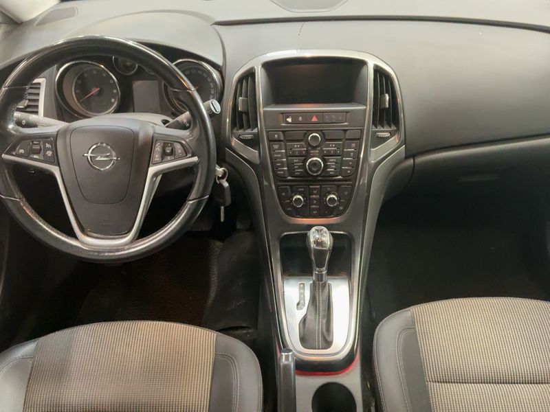 Opel Astra 1.4 Turbo Cosmo 2012 – снимка 17