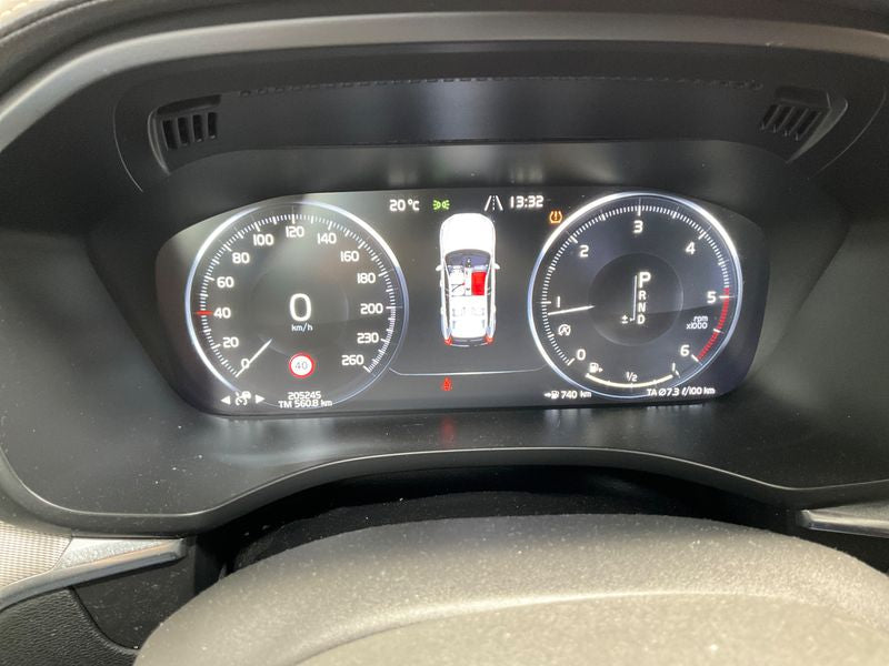 Volvo XC60 2.0 D4 R-Design 2WD 2018 – снимка 18