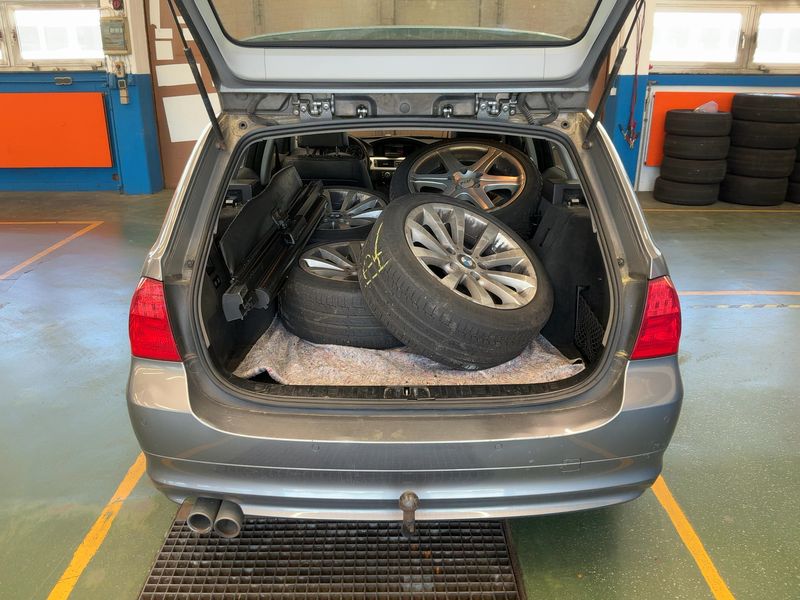 BMW 3er 330d 2009 – снимка 10