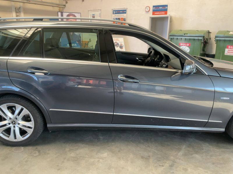 Mercedes-Benz E-Klasse E 300 CDI T BlueEfficiency Avantgarde 2011 – снимка 10