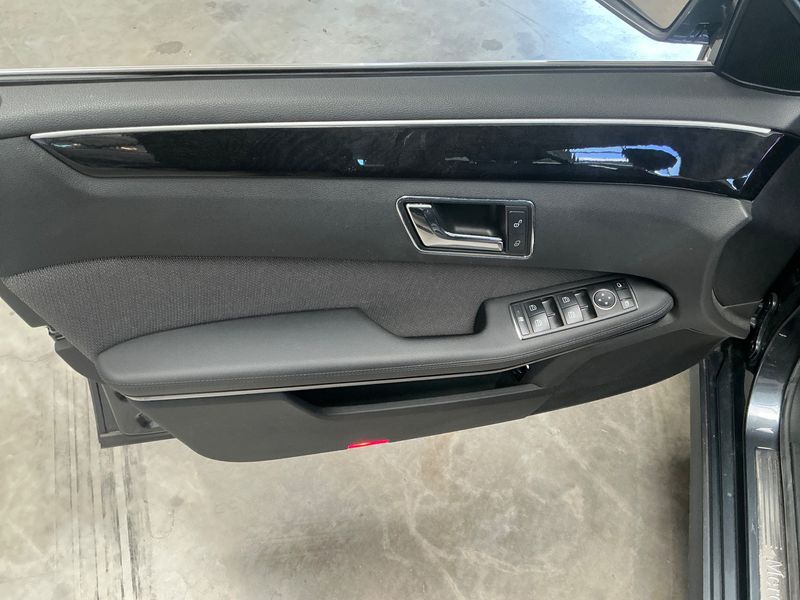 Mercedes-Benz E-Klasse E 300 CDI T BlueEfficiency Avantgarde 2011 – снимка 23