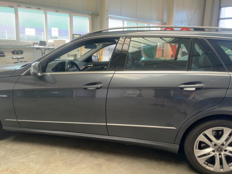 Mercedes-Benz E-Klasse E 300 CDI T BlueEfficiency Avantgarde 2011 – снимка 4