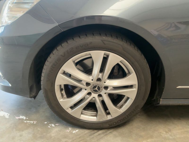 Mercedes-Benz E-Klasse E 300 CDI T BlueEfficiency Avantgarde 2011 – снимка 3
