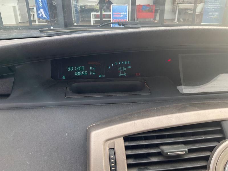 Renault Scenic 1.5 dCi Carminat 2009 – снимка 4