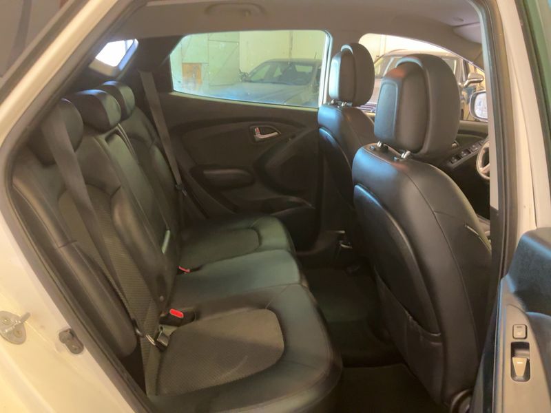 Hyundai ix35 1.7 CRDi Classic 2WD 2012 – снимка 19