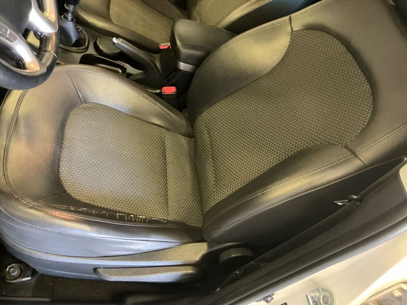 Hyundai ix35 1.7 CRDi Classic 2WD 2012 – снимка 23