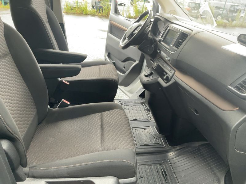 Toyota ProAce Verso 2.0 D-4D Compact Family Comfort 2019 – снимка 17
