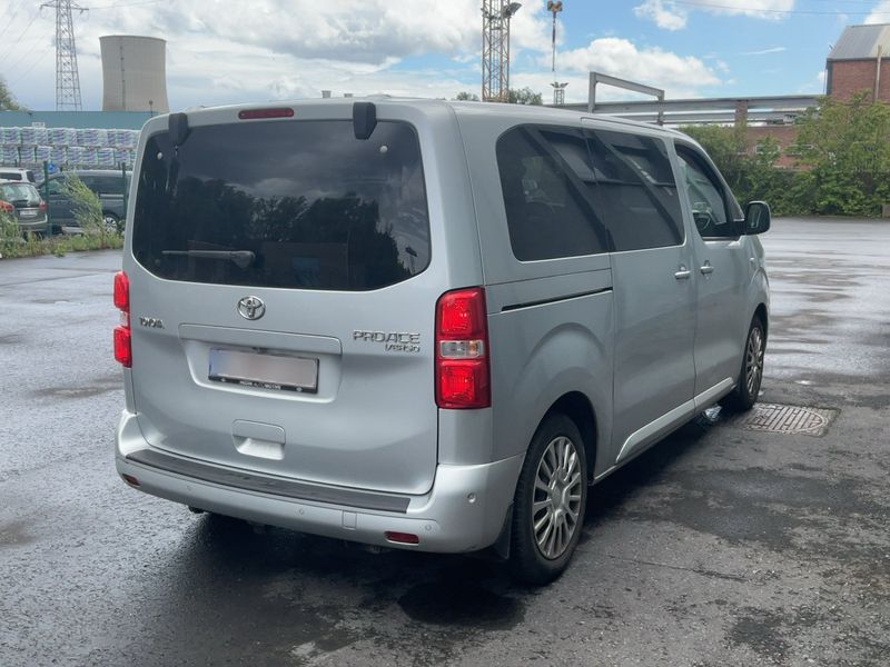 Toyota ProAce Verso 2.0 D-4D Compact Family Comfort 2019 – снимка 8