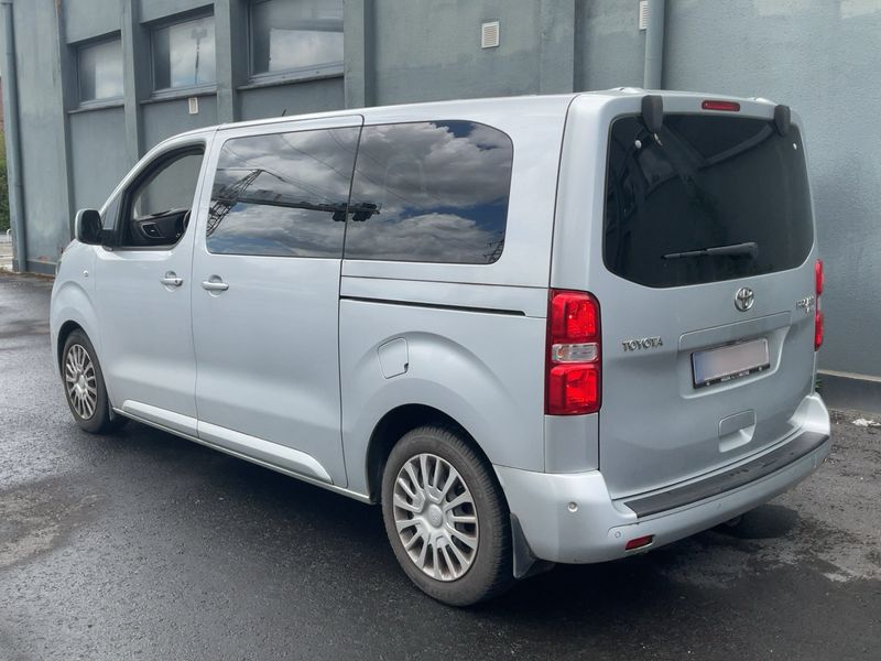 Toyota ProAce Verso 2.0 D-4D Compact Family Comfort 2019 – снимка 6