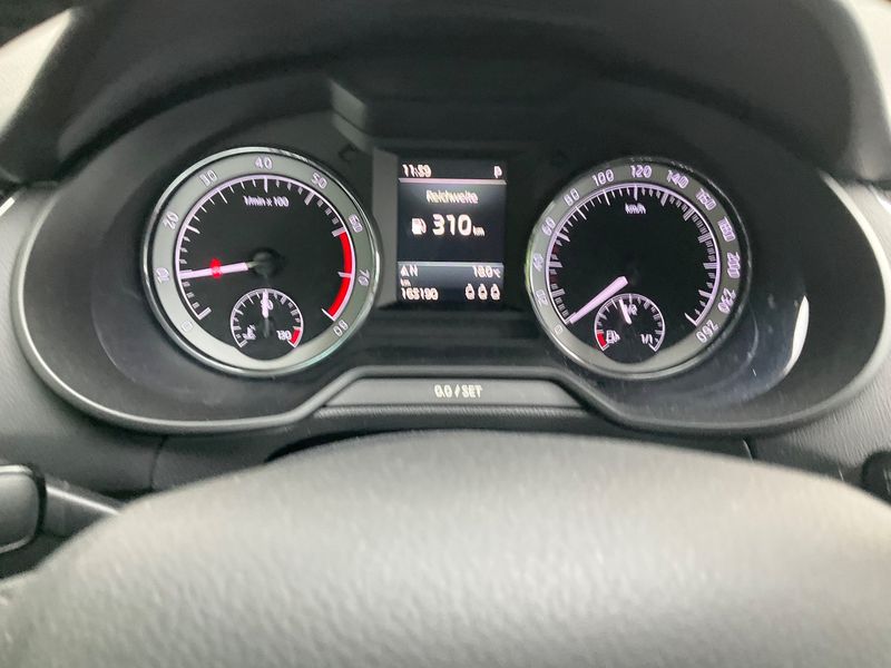 Skoda Octavia 1.5 TSI ACT Clever 2018 – снимка 19