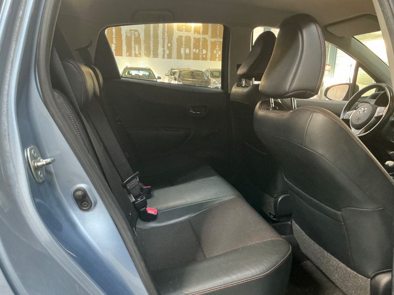 Toyota Yaris 1.4 D-4D Style 2012 – снимка 19