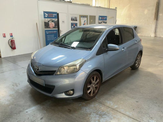 Toyota Yaris 1.4 D-4D Style 2012 – снимка 1