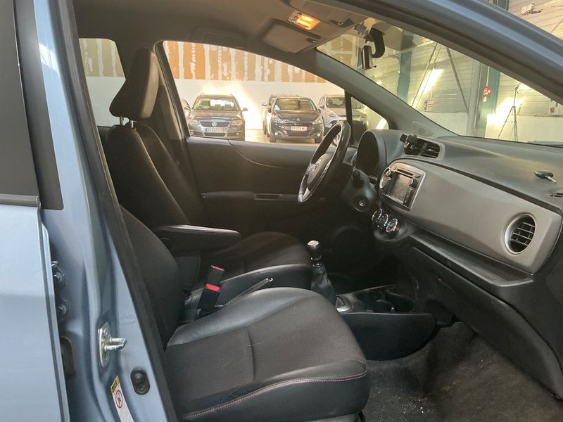 Toyota Yaris 1.4 D-4D Style 2012 – снимка 16