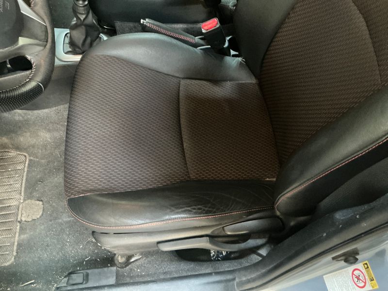 Toyota Yaris 1.4 D-4D Style 2012 – снимка 28