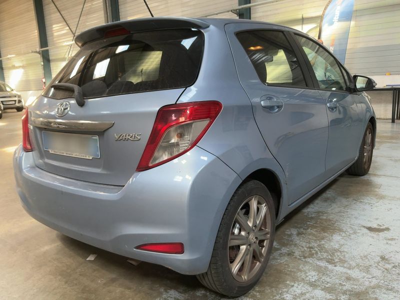 Toyota Yaris 1.4 D-4D Style 2012 – снимка 8