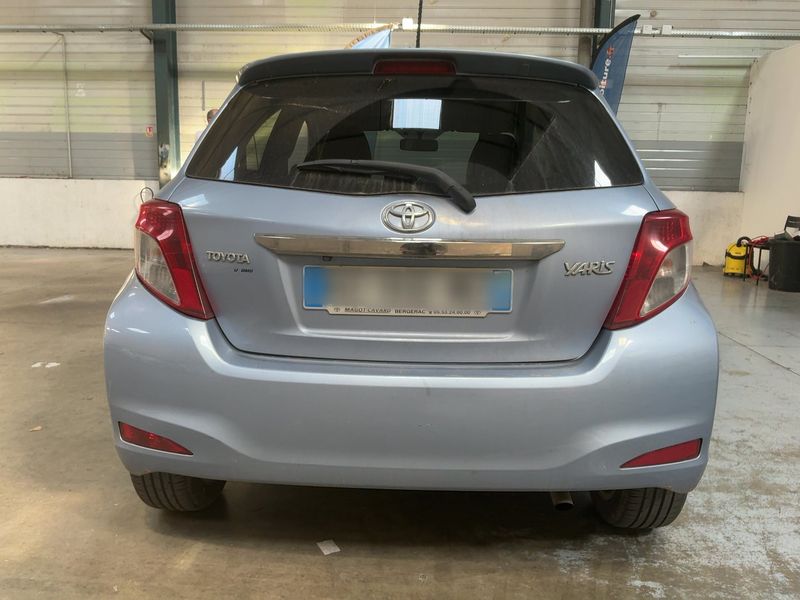 Toyota Yaris 1.4 D-4D Style 2012 – снимка 7