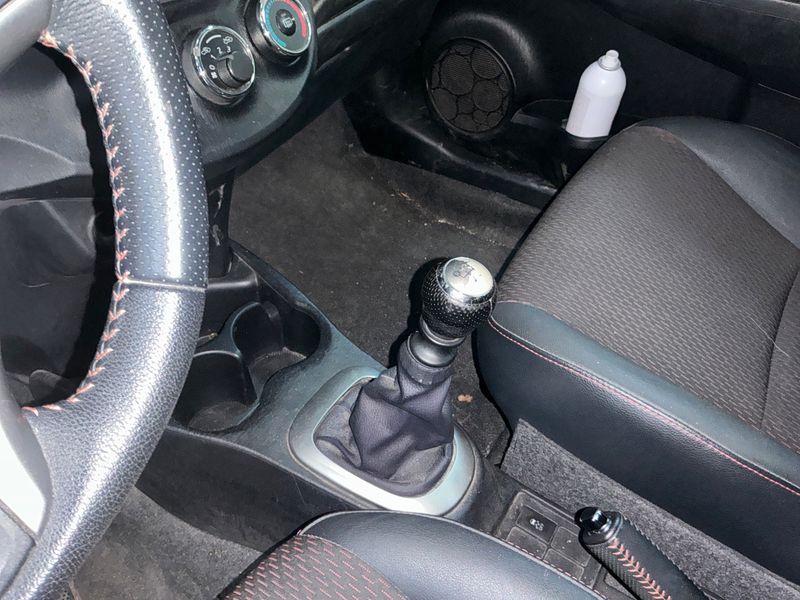 Toyota Yaris 1.4 D-4D Style 2012 – снимка 27