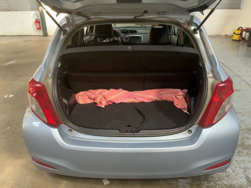 Toyota Yaris 1.4 D-4D Style 2012 – снимка 15