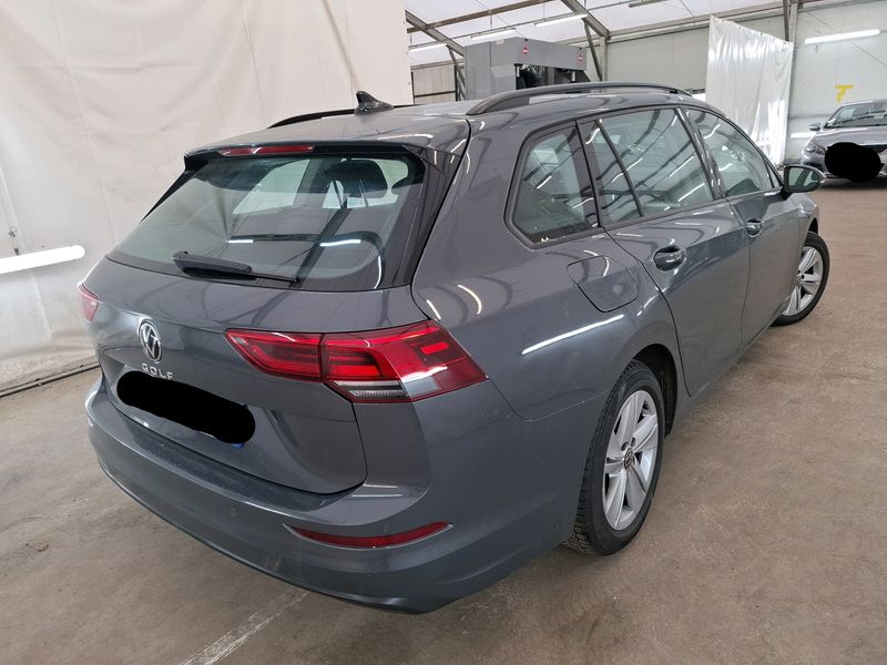Volkswagen Golf VIII 2.0 TDI Life 2021 – снимка 5