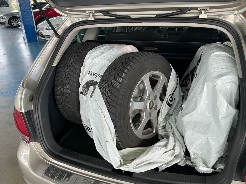 Volkswagen Golf VI 1.6 TDI Match 2013 – снимка 15