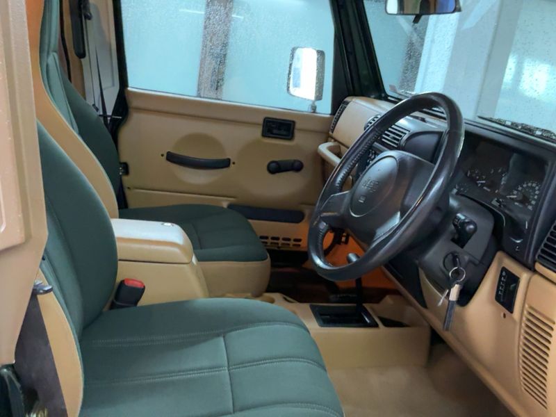 Jeep Wrangler 4.0 Sahara 1997 – снимка 16