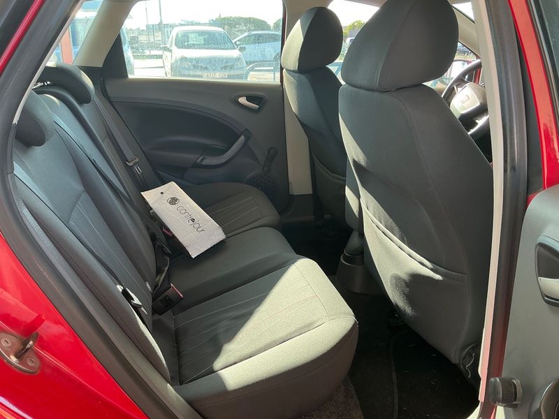 Seat Ibiza 1.6 TDI Style 2012 – снимка 19