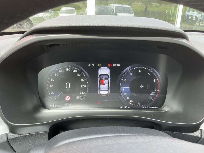 Volvo XC40 1.5 T2 Momentum 2WD 2022 – снимка 18