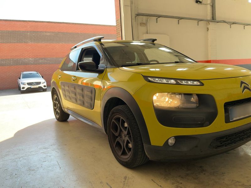 Citroen C4 Cactus 1.6 Blue-HDi Feel 2017 – снимка 12