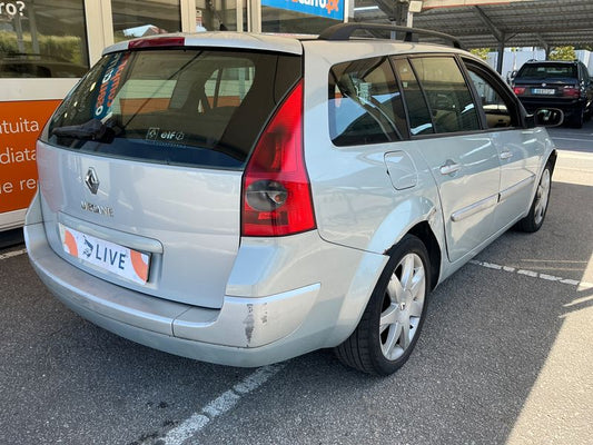 Renault Megane 1.5 dCi Dynamique Luxe 2004 – снимка 2
