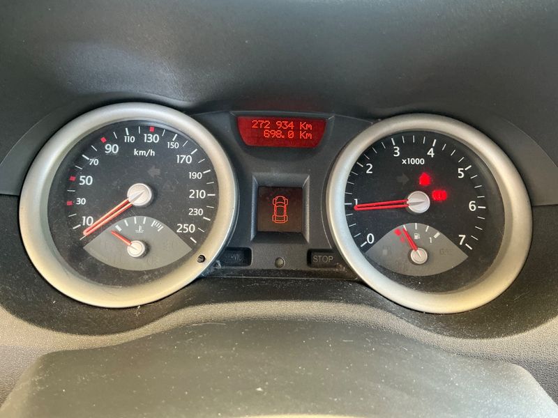 Renault Megane 1.5 dCi Dynamique Luxe 2004 – снимка 4