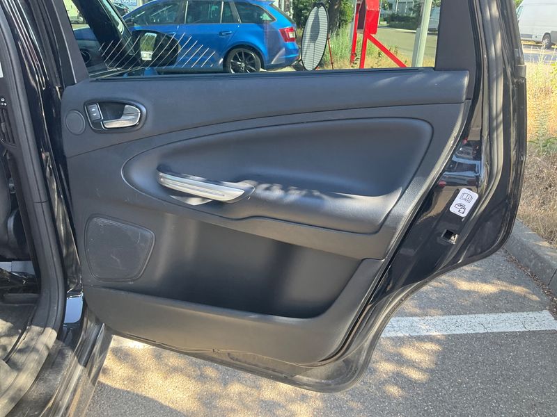 Ford S-Max 2.0 TDCi Titanium S 2011 – снимка 31