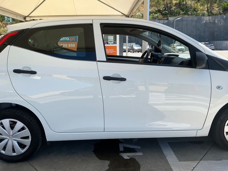 Toyota Aygo 1.0 X-Pro 2019 – снимка 10