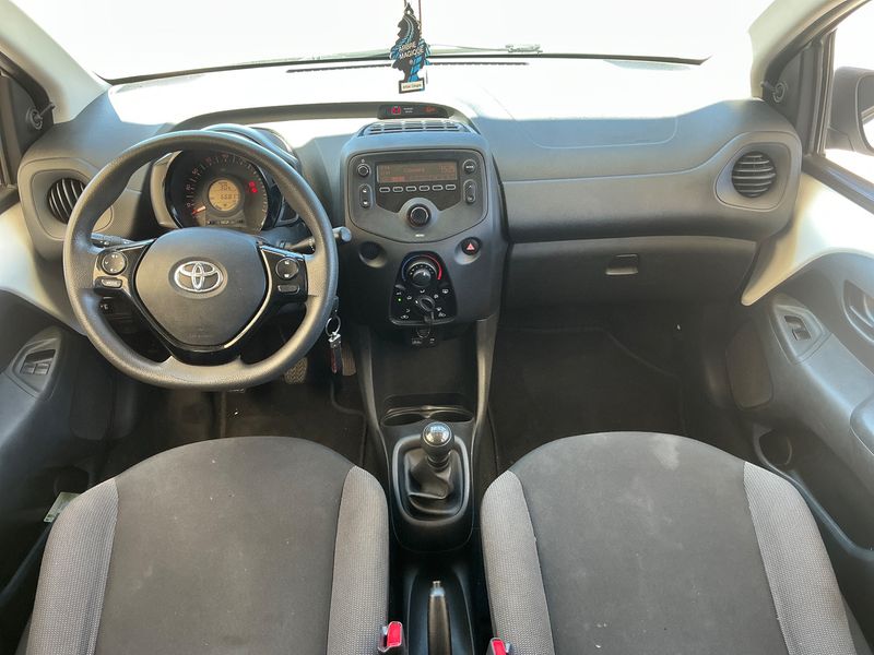 Toyota Aygo 1.0 X-Pro 2019 – снимка 17