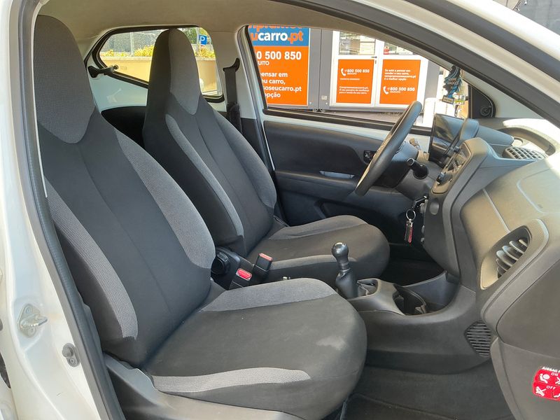 Toyota Aygo 1.0 X-Pro 2019 – снимка 16