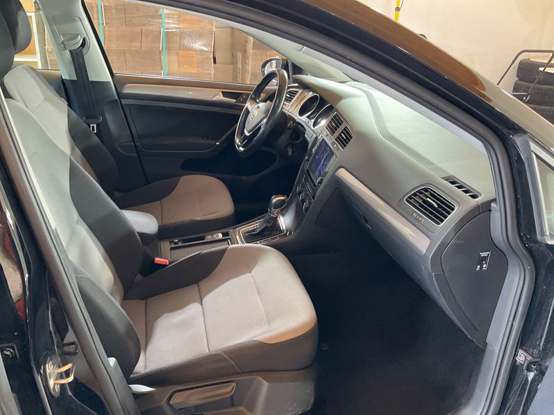 Volkswagen e-Golf VII electric drive 85 kW 2016 – снимка 17