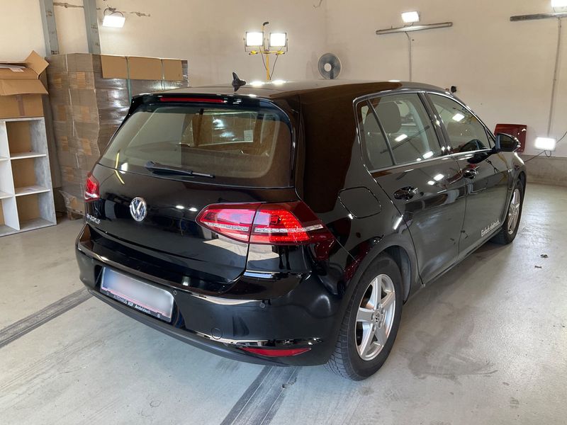 Volkswagen e-Golf VII electric drive 85 kW 2016 – снимка 8