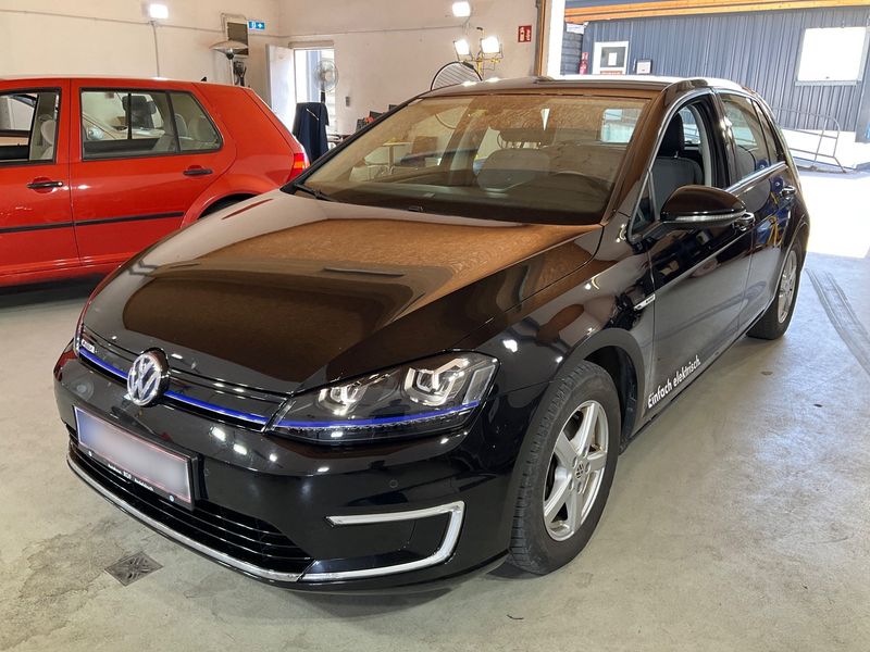 Volkswagen e-Golf VII electric drive 85 kW 2016 – снимка 1