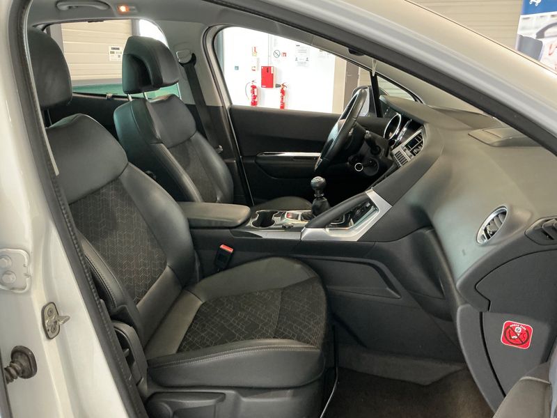 Peugeot 3008 1.6 Blue-HDi Allure 2015 – снимка 16
