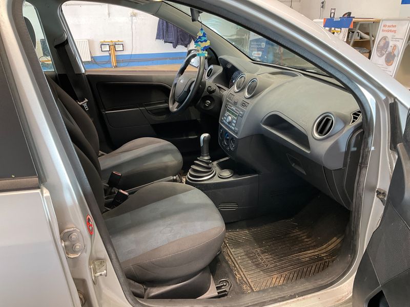 Ford Fiesta 1.4 Futura 2008 – снимка 3