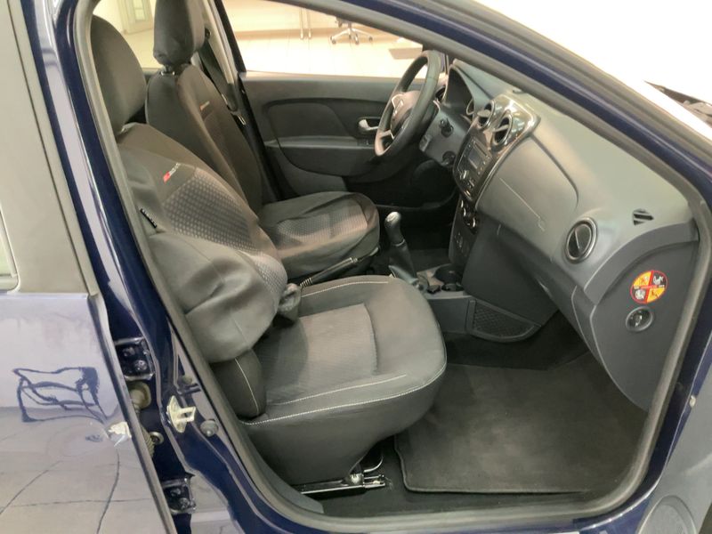 Dacia Sandero 1.0 Laureate 2017 – снимка 16