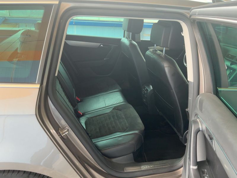 Volkswagen Passat 2.0 TDI Highline BlueMotion Tech 2011 – снимка 14