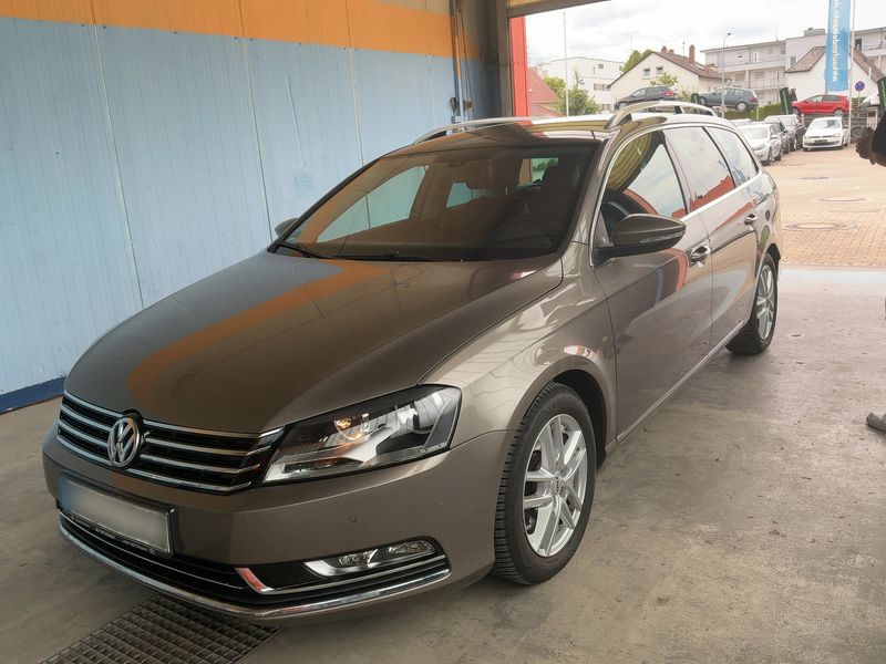 Volkswagen Passat 2.0 TDI Highline BlueMotion Tech 2011